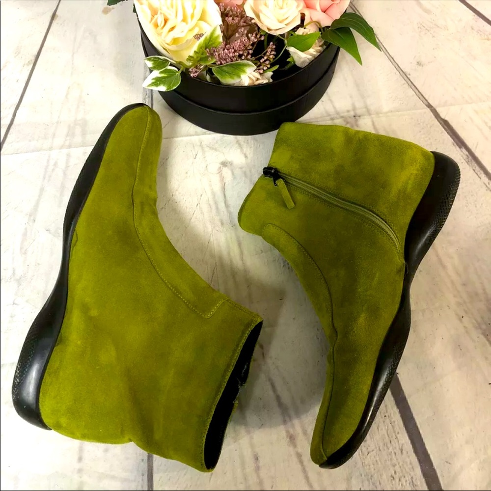 Prada Green Suede Booties Sz 37.5 7 Calzature